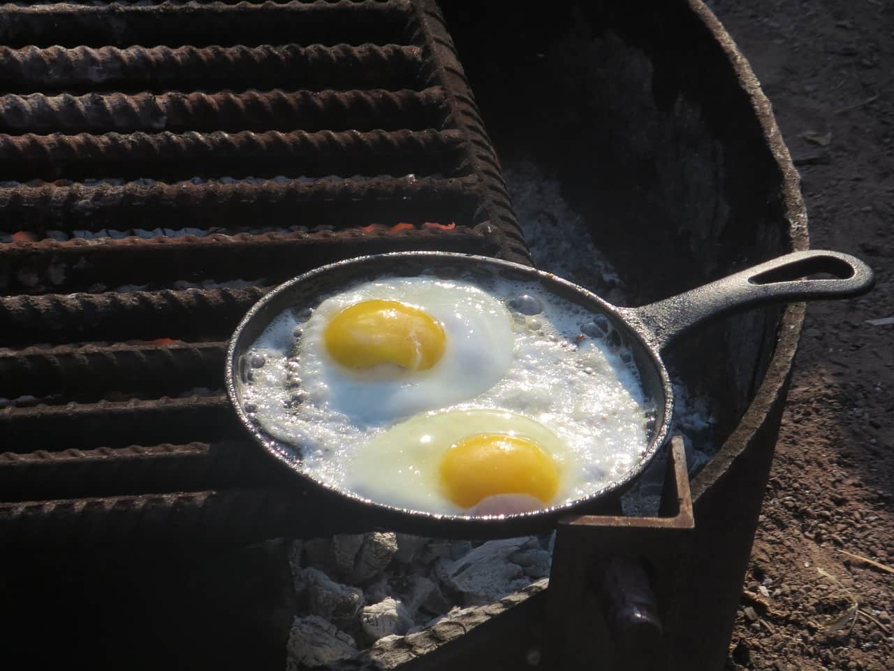 How to pack eggs for camping